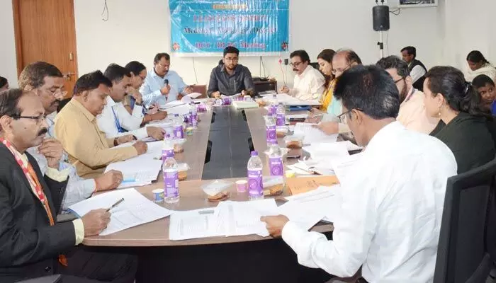 రుణాల మంజూరులో బ్యాంకర్ల పాత్ర కీలకం.. రుణాల మంజూరులో బ్యాంకర్ల పాత్ర కీలకం..