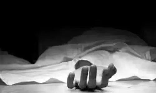 Breaking: విజయవాడలో విషాదం.. ఆర్థిక ఇబ్బందులతో కుటుంబం ఆత్మహత్య