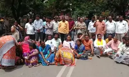 పార్క్‌లో కరెంట్ షాక్ కొట్టి వ్యక్తి మృతి..