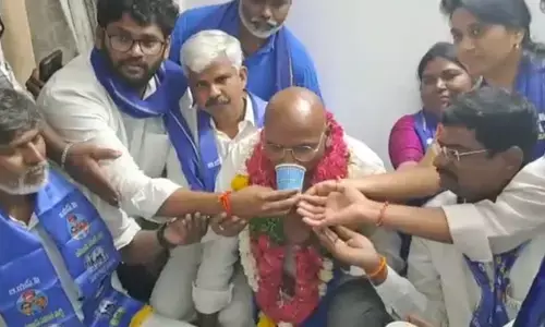 దీక్ష విరమించిన బీఎస్పీ చీఫ్ ఆర్ఎస్ ప్రవీణ్