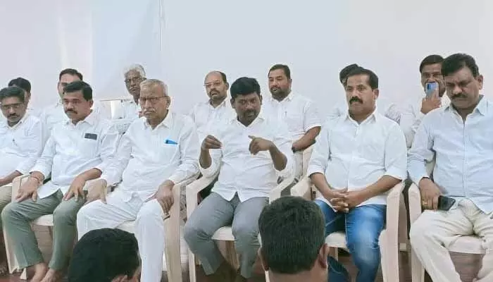 ఎవరిని ఉపేక్షించేదే లేదు : గువ్వల బాలరాజు ఎవరిని ఉపేక్షించేదే లేదు : గువ్వల బాలరాజు