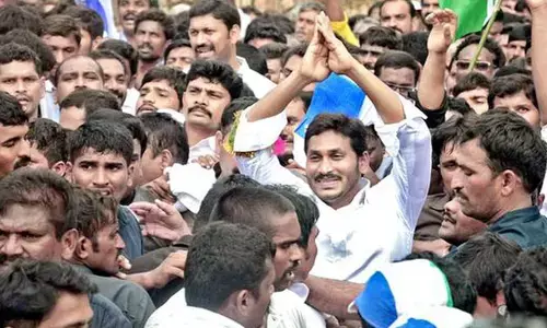 నేల మీద నడిస్తే ఓటమి ఎలా?