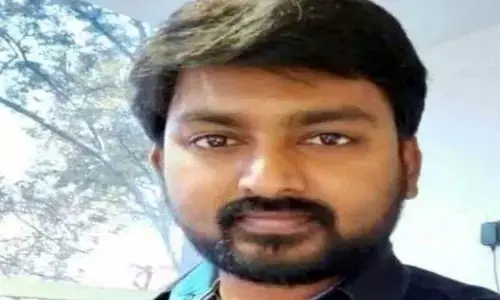 కల్వకుంట్లదే ‘తొలివెలుగు’! జర్నలిస్ట్ రఘు సంచలన ఆరోపణలు