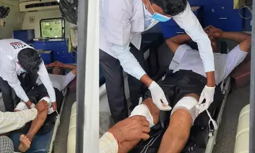 Breaking News... బైక్‌తో సహా బావిలో పడ్డ సర్పంచ్
