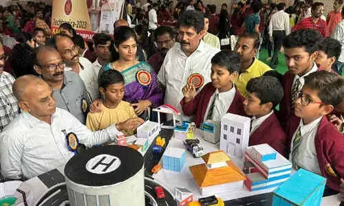ఆకట్టుకున్న కేఓఎస్.. టెక్ ట్రానికా రోబో ఫెస్ట్..