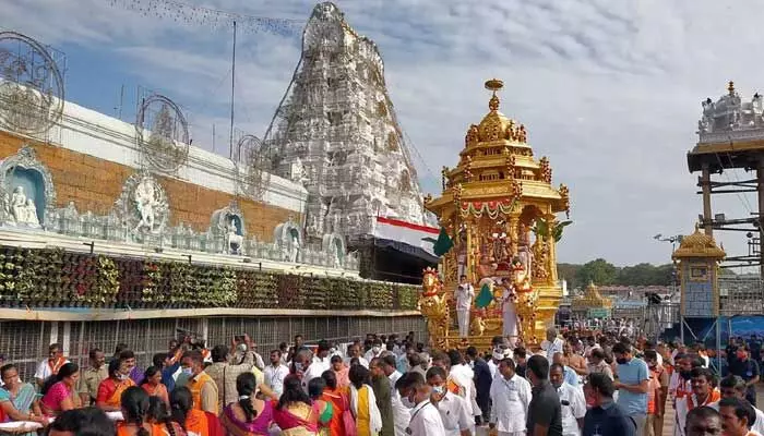 Tirumalaలో అనూహ్యంగా పెరిగిన రద్దీ Tirumalaలో అనూహ్యంగా పెరిగిన రద్దీ