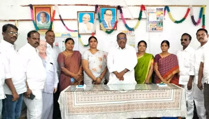 వైసీపీ ప్రభుత్వ పతనం ప్రారంభమైంది: కోట్ల సూర్యప్రకాష్ రెడ్డి వైసీపీ ప్రభుత్వ పతనం ప్రారంభమైంది: కోట్ల సూర్యప్రకాష్ రెడ్డి
