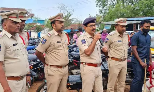 అసాంఘిక కార్యకలాపాలకు పాల్పడితే చర్యలు