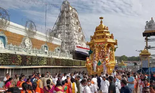 Tirumalaలో అనూహ్యంగా పెరిగిన రద్దీ