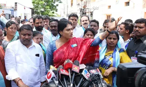 ఏ మొఖం పెట్టుకుని కేటీఆర్ ఇంకా మంత్రిగా కొనసాగుతున్నారు?
