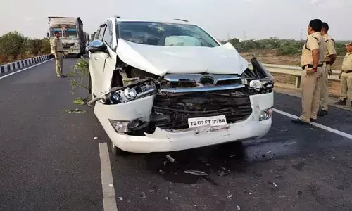 బీఆర్ఎస్ ఎమ్మెల్యేకు తృటిలో తప్పిన ప్రమాదం..