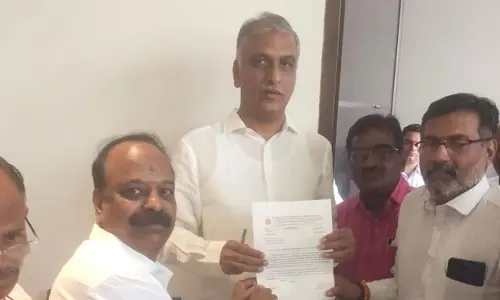 ఈ కుబేర్ లో అన్నీ పెండింగే.. మంత్రి హరీశ్ రావుకు టీఆర్ టీఎఫ్​ నేతల ఫిర్యాదు