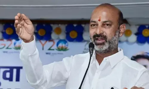 గ్రూప్-1 ప్రిలిమ్స్‌లో క్వాలిఫై అయ్యింది BRS నేతల పిల్లలే: బండి సంజయ్