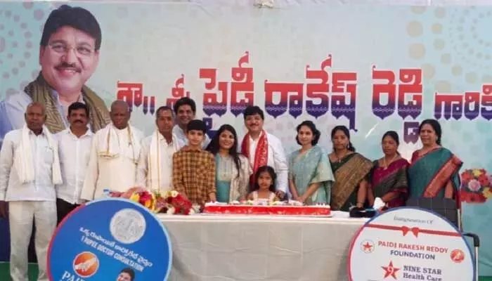 ఆర్మూర్ ప్రాంత ప్రజలకు సేవ చేసేందుకే రాజకీయాల్లోకి.. ఆర్మూర్ ప్రాంత ప్రజలకు సేవ చేసేందుకే రాజకీయాల్లోకి..