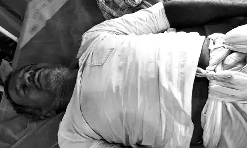 ఆస్పత్రి దగ్గర ఉద్రిక్తత.. వ్యక్తి మృతికి డాక్టర్లే కారణమా?
