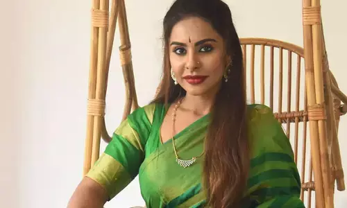 Sri Reddy: సంసార పక్షంగా మారిపోతున్న హాట్ బ్యూటీ శ్రీరెడ్డి!