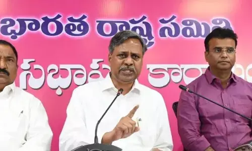 టీఎస్‌పీఎస్సీ చైర్మన్‌పై వ్యక్తిగతంగా.. రాజకీయ పాలసీతో మాట్లాడొద్దు : ఎమ్మెల్సీ పల్లా