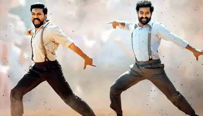 ‘RRR’కు బిగ్ సర్ప్రైజ్.. 150 టెస్లా కార్లతో అదిరిపోయే ప్రదర్శన ‘RRR’కు బిగ్ సర్ప్రైజ్.. 150 టెస్లా కార్లతో అదిరిపోయే ప్రదర్శన
