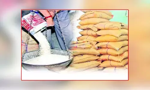 రేషన్‌లో ‘స్మార్ట్’ మోసం.. రూ.27లక్షల స్వాహాకు స్కెచ్!