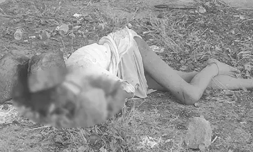 మేడారంలో పూజారి దారుణ హత్య
