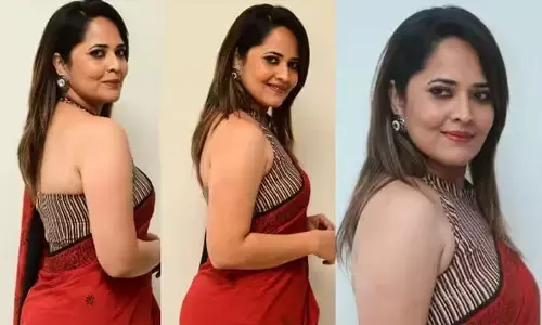 కుర్రాళ్ల మతి పోగొడుతున్న హాట్ యాంకర్...