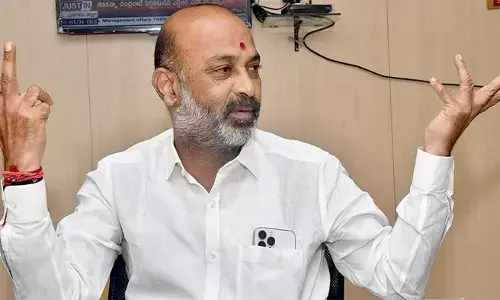 బ్రేకింగ్: T-బీజేపీ చీఫ్ బండి సంజయ్‌కు నోటీసులు జారీ చేసిన సిట్