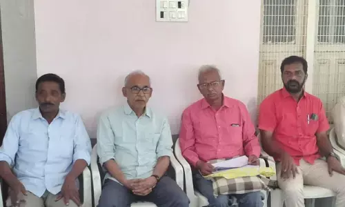 అంబానీ, అదానీలకు మోకరిల్లుతున్న ప్రధాని మోడీ.. బీవీ రాఘవులు