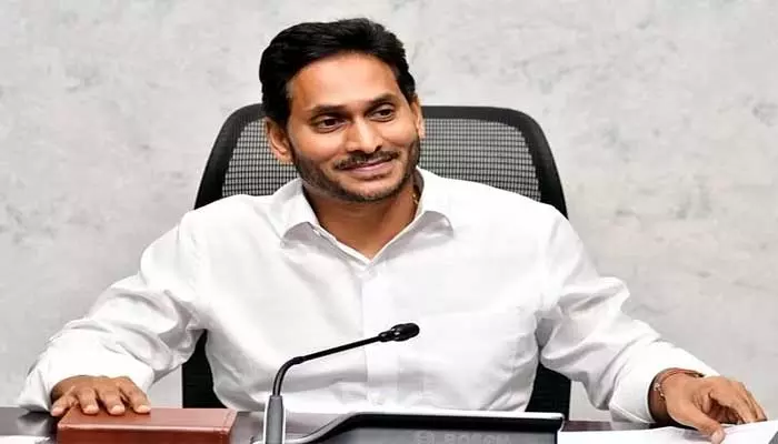 మంది సొమ్ముతో... శ్రీమంత సీఎం సుద్దులు