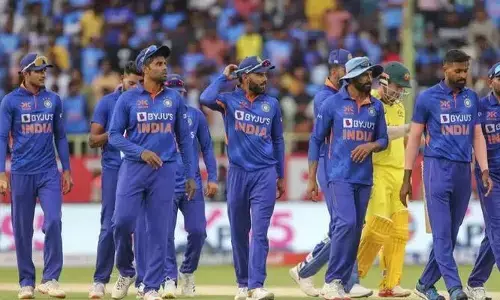 ఒత్తిడిలో టీమిండియా.. చేపాక్ లో గెలిచేదెవరో ?