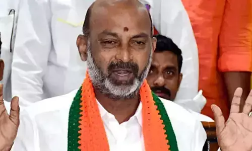 మేం ఆధారాలిస్తే ఇక సిట్ ఎందుకు..? : బండి సంజయ్