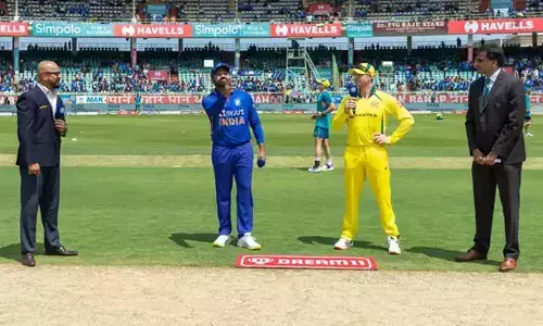 నిర్ణయాత్మక మ్యాచ్‌లో టాస్ గెలిచిన ఆస్ట్రేలియా బ్యాటింగ్ ఎంచుకుంది