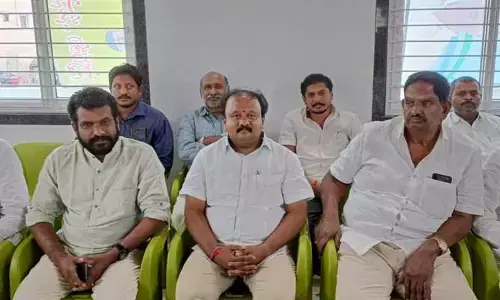 Nellore: వైసీపీ నేతలపై అక్రమ కేసులు బనాయిస్తే ఊరుకోం!