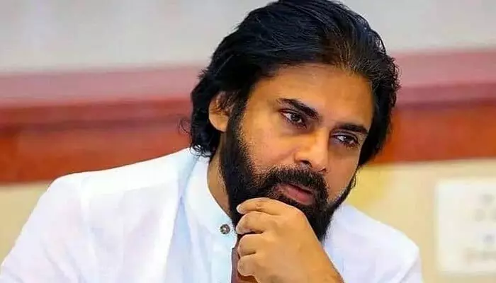 పవన్కు ముఖ్యమంత్రి అయ్యే యోగం ఉంది: జ్యోతిష్యులు పవన్కు ముఖ్యమంత్రి అయ్యే యోగం ఉంది: జ్యోతిష్యులు