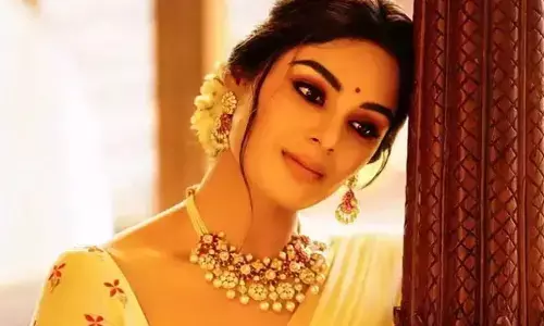 ‘విరూపాక్ష’ చిత్ర నిర్మాణ సంస్థపై మండిపడ్డ స్టార్ హీరోయిన్