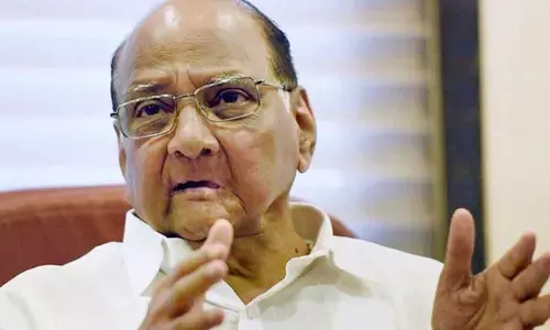 శరద్ పవార్ నివాసంలో విపక్షాల భేటీ.. రాహుల్ గాంధీకి జైలు శిక్షపై స్పందిస్తారా?