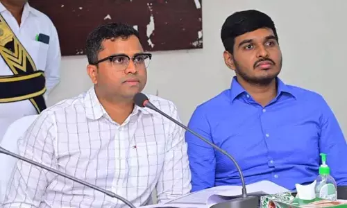 సమాచారం లేకుండా సమావేశానికి ఎందుకొచ్చిండ్రు.. అధికారులపై కలెక్టర్ ఆగ్రహం