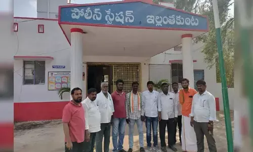 వచ్చినామా.. పోయామా కాకుండా రైతులను ఆదుకోవాలి