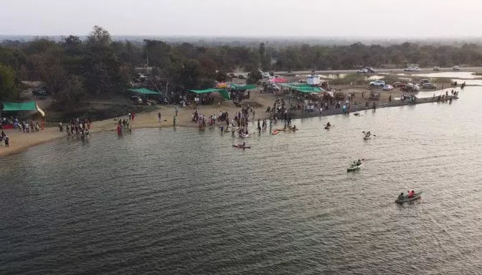 కోట్పల్లిలో బెల్ట్ దందా! కోట్పల్లిలో బెల్ట్ దందా!