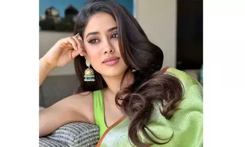 ‘ఎన్టీఆర్30’ ఓపెనింగ్ కు ట్రెడిషనల్ స్టన్నింగ్ లుక్ తో జాన్వీ కపూర్