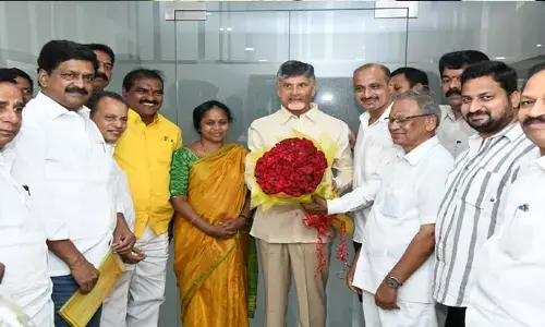 చంద్రబాబుతో ఎమ్మెల్సీ పంచుమర్తి అనురాధ భేటీ