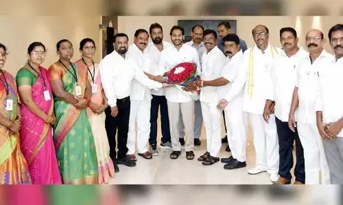 సీఎం వైఎస్ జగన్‌తో నాయి బ్రహ్మణులు భేటీ