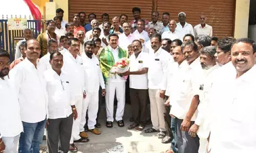 అభివృద్ధిని చూసే చేరికలు.. ప్రభుత్వ విప్ గంపగోవర్ధన్..
