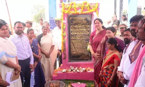 గిరిజనుల ఆర్థిక అభివృద్ధికి ప్రభుత్వం కృషి: మంత్రి సత్యవతి రాథోడ్