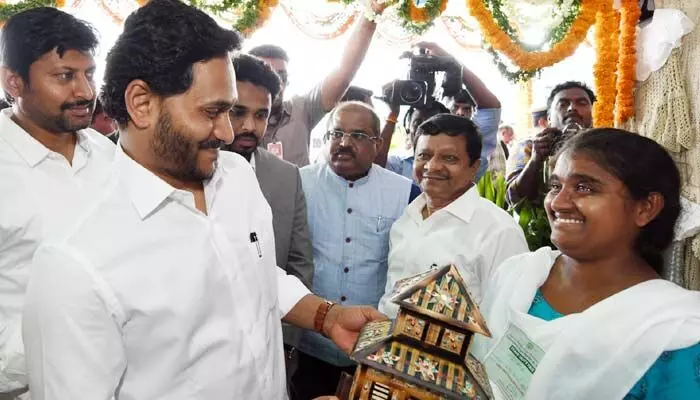 మహిళా పక్షపాత ప్రభుత్వం మనది: వైఎస్ జగన్ మహిళా పక్షపాత ప్రభుత్వం మనది: వైఎస్ జగన్