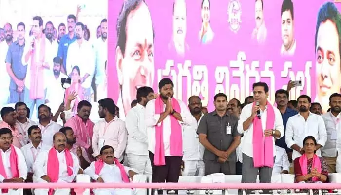 దోస్తులకు దోచి పెట్టేవిధంగా మోడీ పరిపాలన ఉంది: కేటీఆర్ దోస్తులకు దోచి పెట్టేవిధంగా మోడీ పరిపాలన ఉంది: కేటీఆర్