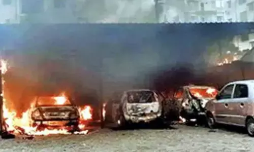 HYD : కారు షెడ్డులో అగ్నిప్రమాదం.. సెక్యూరిటీ గార్డ్ సజీవ దహనం