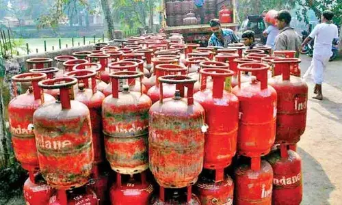 ఏప్రిల్ 9: నేడు వంట గ్యాస్ ధరలు ఎలా ఉన్నాయంటే?