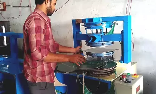 Paper Plates: పేపర్ ప్లేట్ తయారయ్యే మెషిన్ ఎంతో తెలుసా?