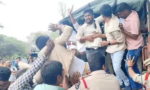 పేపర్ లీకేజీ పై ఓయూలో కొనసాగిన నిరసన ర్యాలీలు, అరెస్టులు