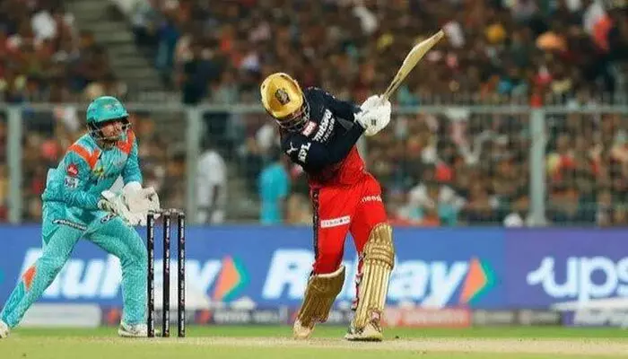 ఆర్సీబీకి మరో ఎదురు దెబ్బ.. యువ బ్యాటర్కు గాయం! ఆర్సీబీకి మరో ఎదురు దెబ్బ.. యువ బ్యాటర్కు గాయం!